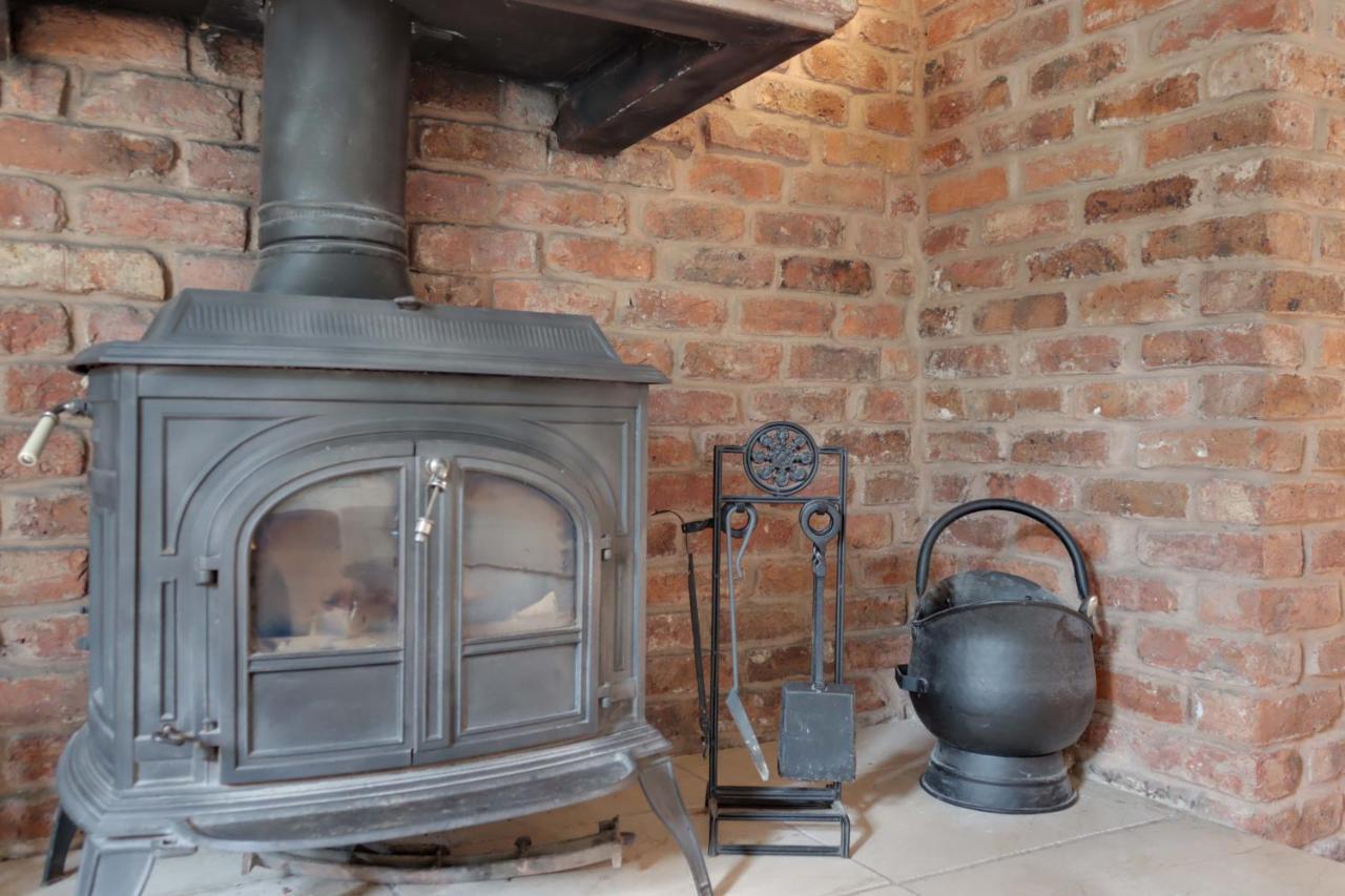 Villa Bretton House Farm Retreat à Chester Extérieur photo